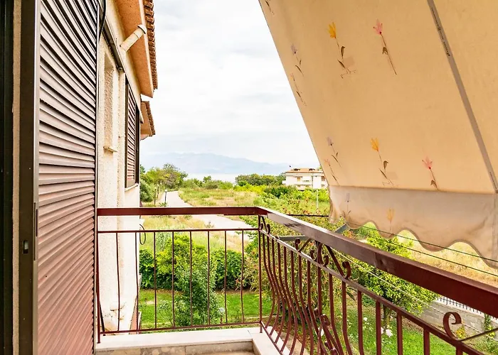 Ritsinia Aparthotel 3*