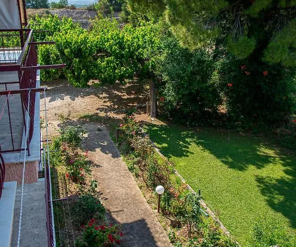 Ritsinia Aparthotel Aígio